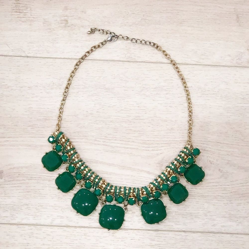 Emerald green statement necklace - Picture 2 of 8